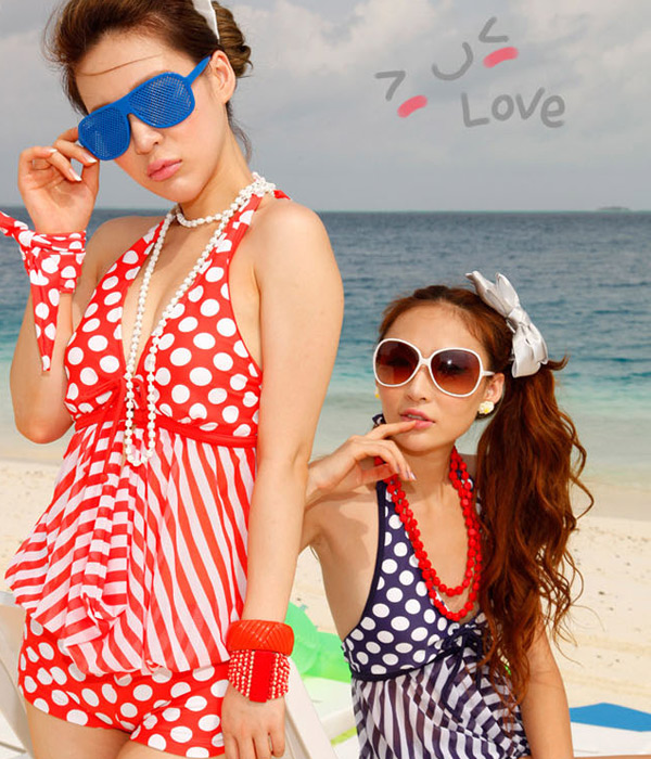 選泳衣要看體型和膚色 彈性并非越大越好